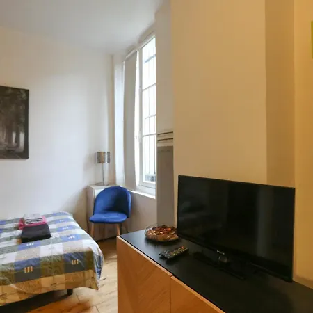 Bright And Comfortable Near Bercy アパート