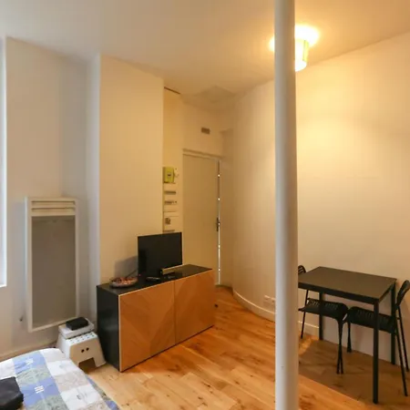Bright And Comfortable Near Bercy アパート *