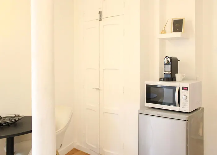 Bright And Comfortable Near Bercy アパート *