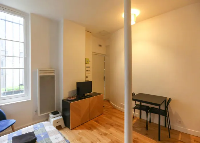 Bright And Comfortable Near Bercy アパート *