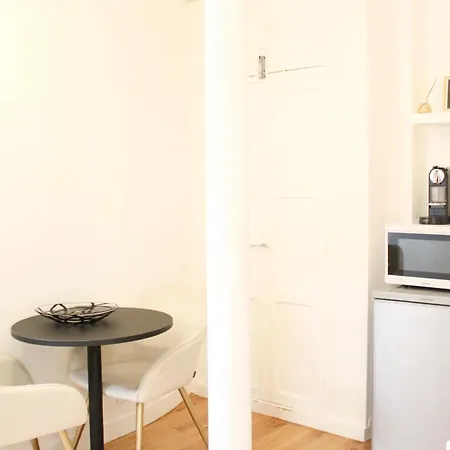 Bright And Comfortable Near Bercy Daire Paris
