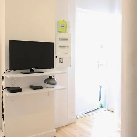 Daire Bright And Comfortable Near Bercy