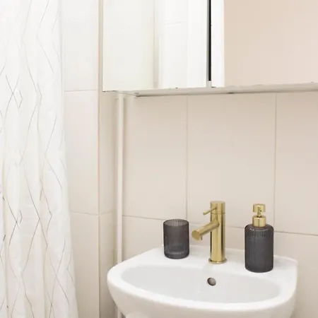 Bright And Comfortable Near Bercy Daire Paris