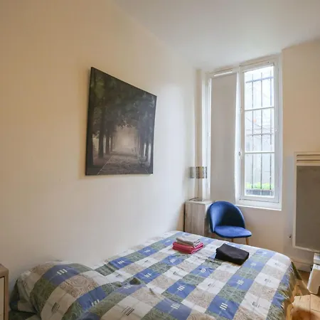 Bright And Comfortable Near Bercy Apartment